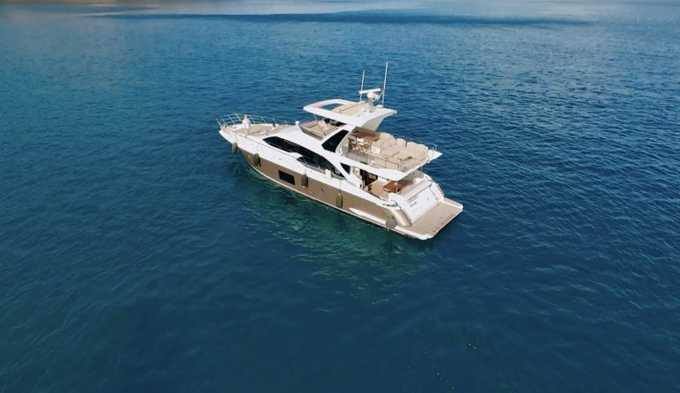 Azimut 66 Fly