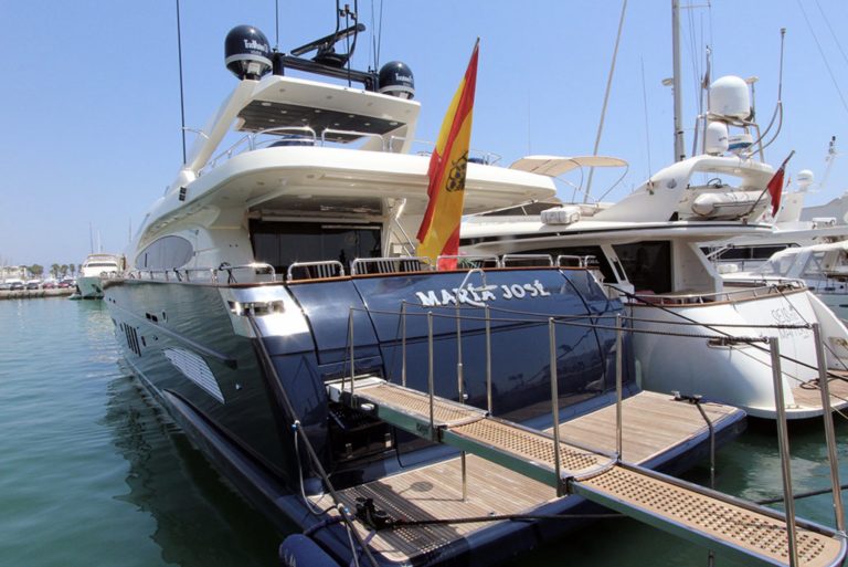 Yachtma Astondoa 102 yacht exterior