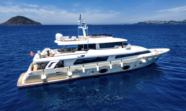 Custom Navetta 33