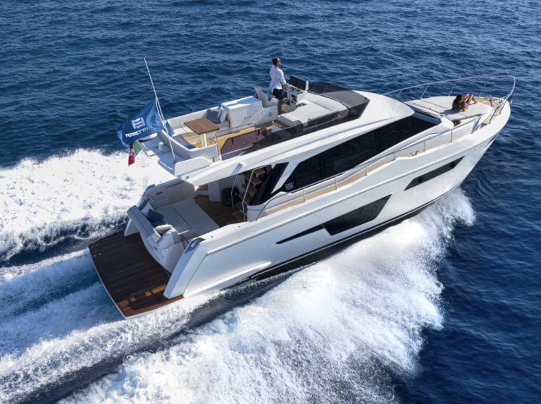 Ferretti 500