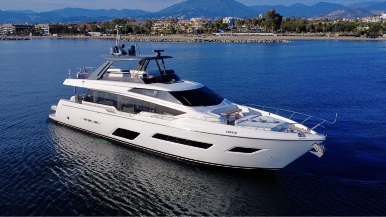 Ferretti 780