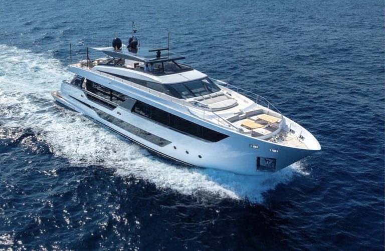 Ferretti Yachts 1000