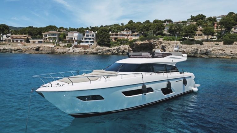 Ferretti Yachts 550