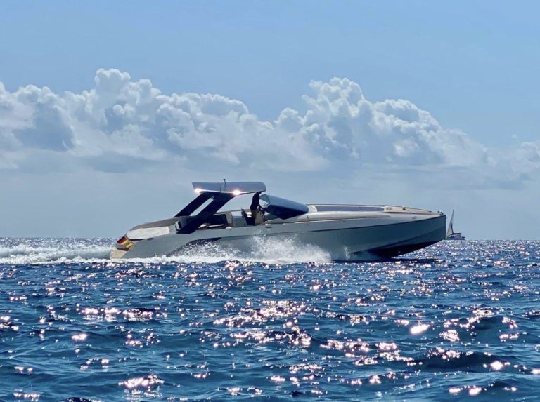 Yachtma Frauscher 1414 Demon exterior pictures