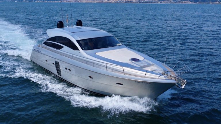 Pershing 64