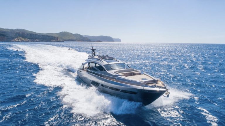 Pershing 8X