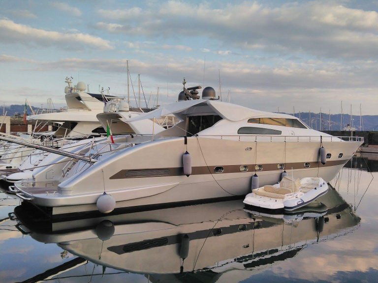 Velvet 83 Open Luxury Sport